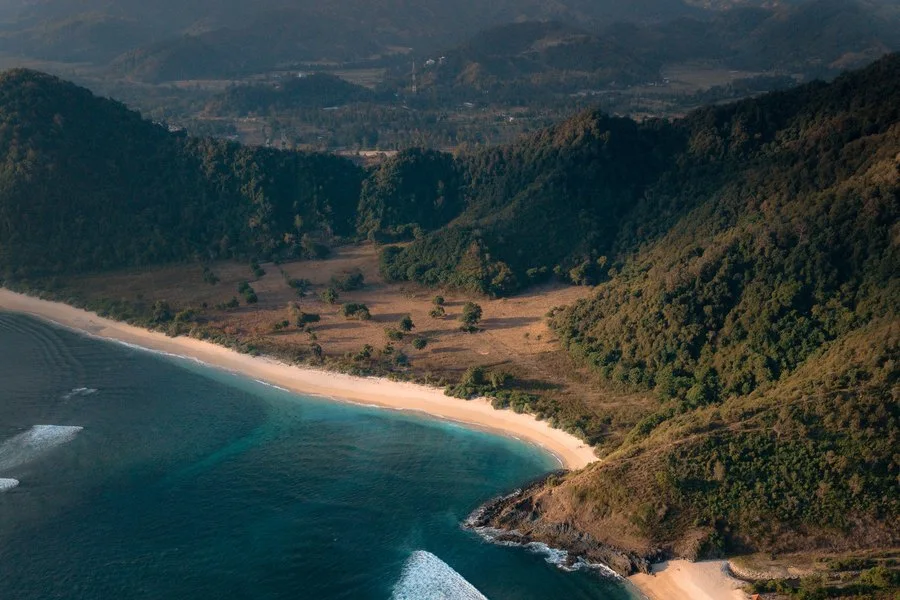 Garis pantai Lombok dari udara