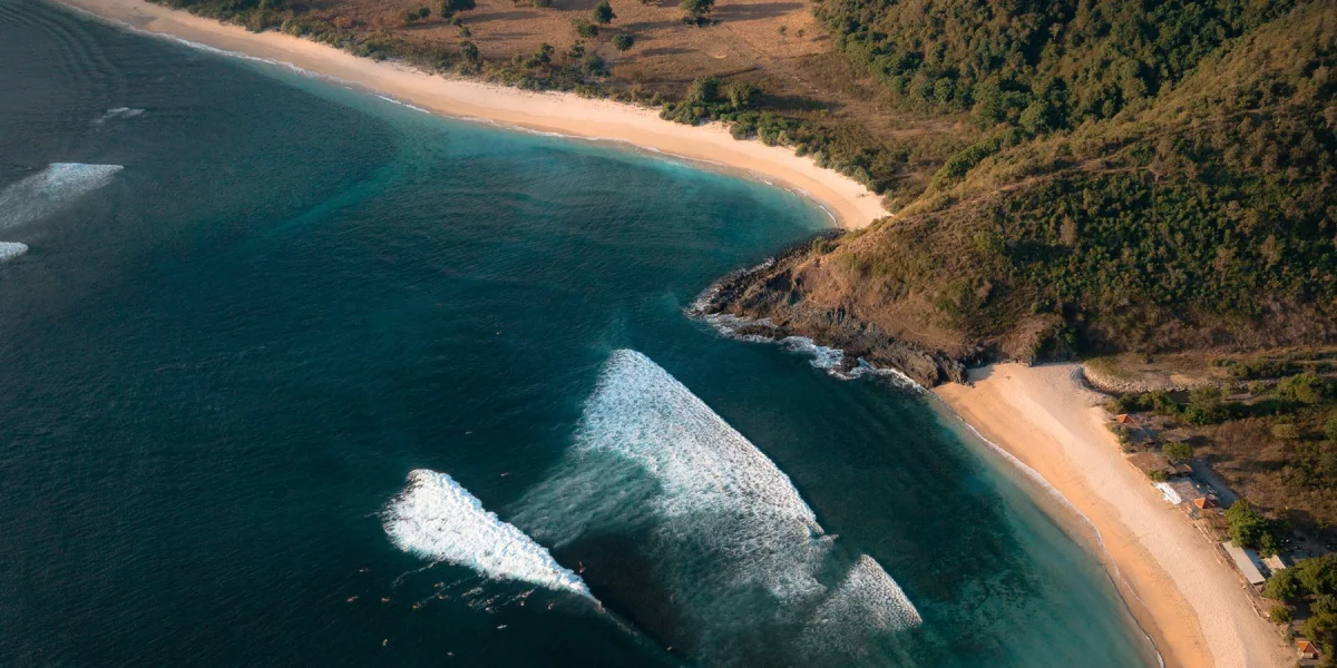 Pesisir Lombok dari udara, latar konvensi CONVETO